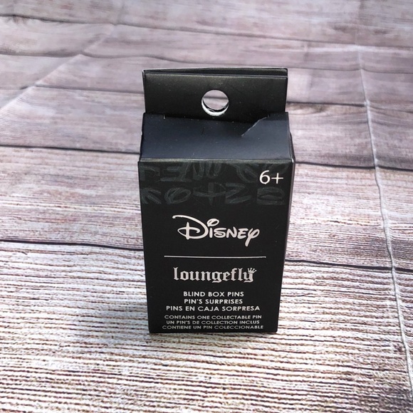 NWT Loungefly Disney Mickey Mouse & Friends Ornament Blind Box Pin - Picture 1 of 6